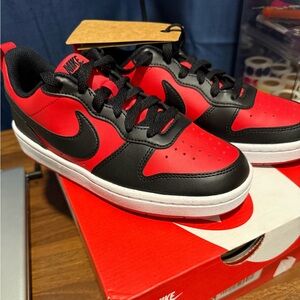 NIB- Nike Kids Black and Red Court Borough